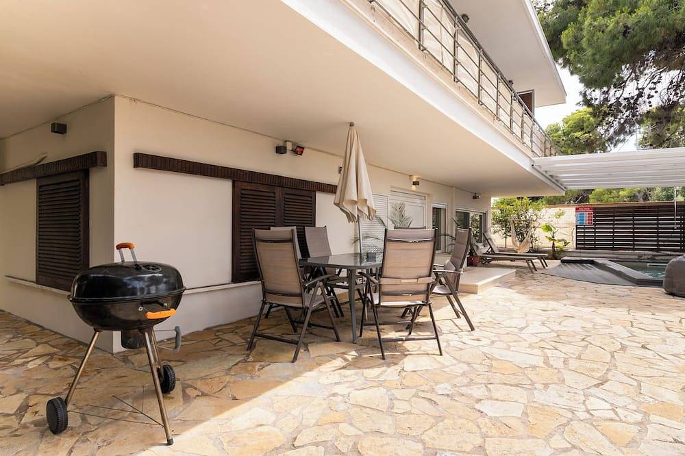 Rafia Loft Loutraki: Heated Pool, Billiard I Beach in Loutraki-Perachora, Korinthia