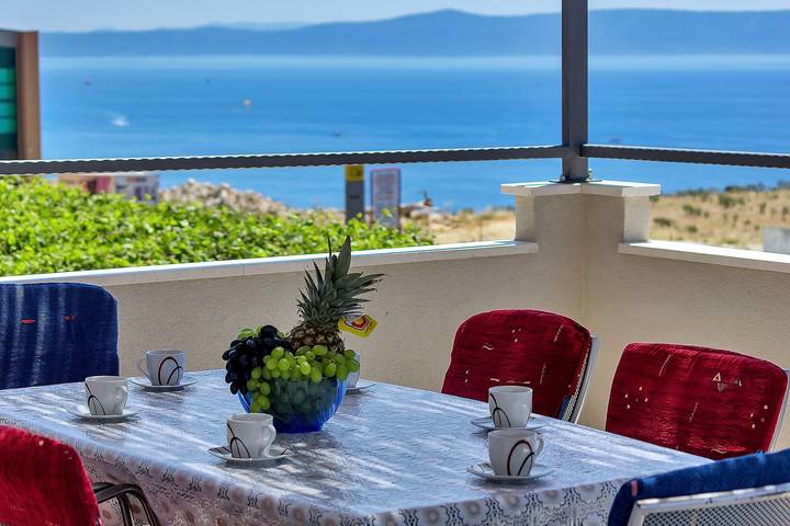 Ferienhaus für 6 Personen, mit Pool und Balkon/Terrasse in Krvavica - 3