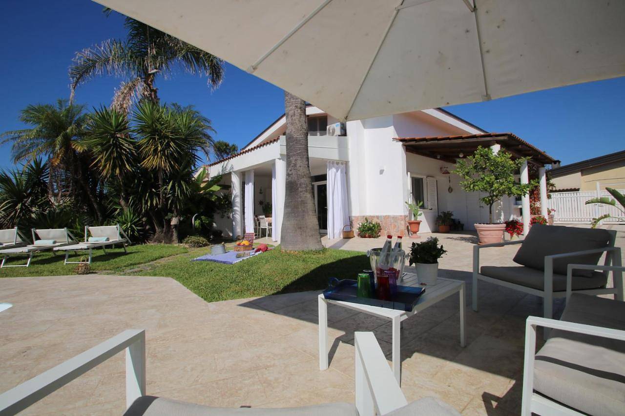 Villa with Private Pool in Pontecagnano Faiano, Costa tirrenica Campania
