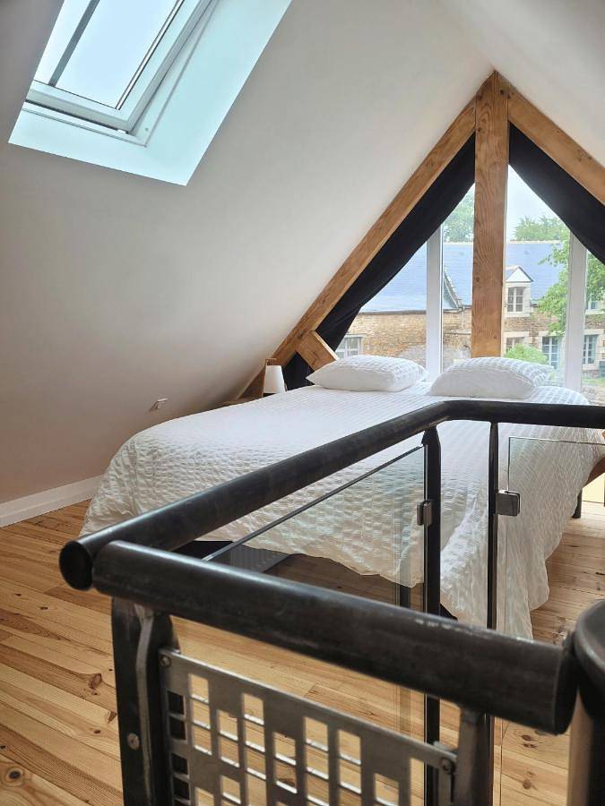 Location de vacances pour 12 personnes, avec piscine et jardin ainsi que terrasse et jacuzzi à Saint-Hélen - 3