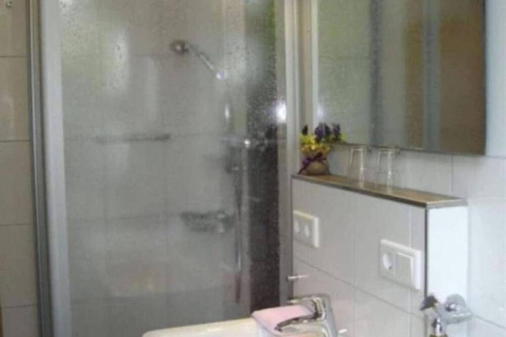 Ganze Wohnung, Ferienwohnung Marken, Dusche, Wc, Erdgeschoss - Ferienwohnungen Marken in Zwischenahner Meer, Bad Zwischenahn