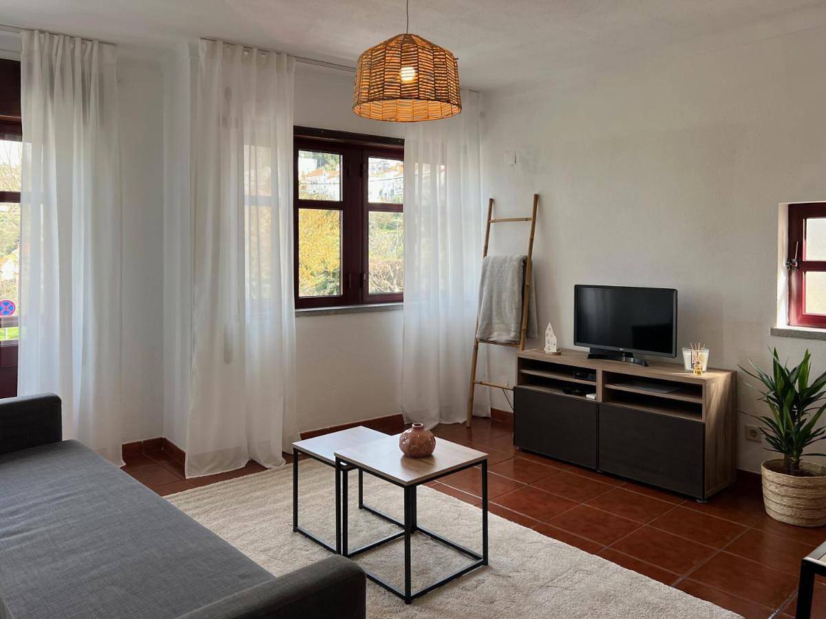 Apartamento inteiro, Two-Bedroom Apartment in U. F. Seia, São Romão e Lapa dos Dinheiros, Seia