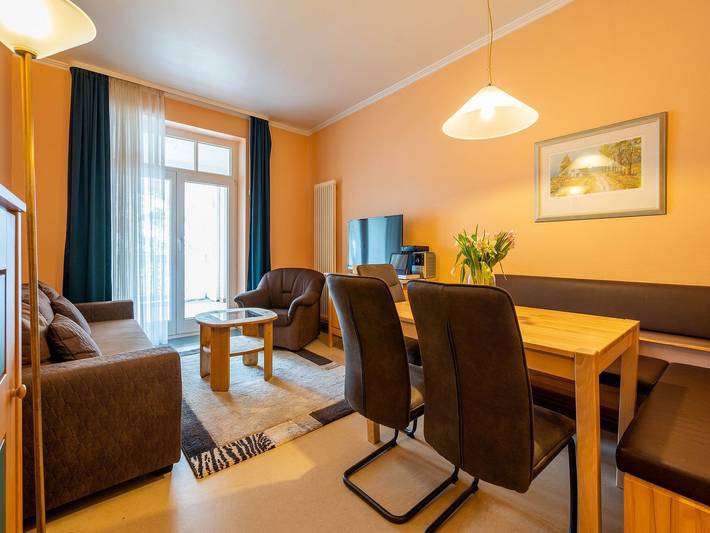 Ferienwohnung für 6 Personen, mit Balkon in Binz - 2