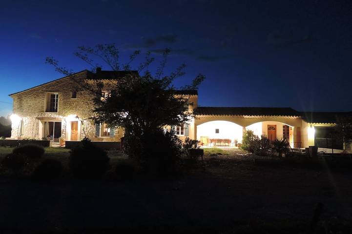 Maison de vacances pour 9 personnes, avec Jacuzzi ainsi que Terrasse et Jardin à Beaumes-de-Venise