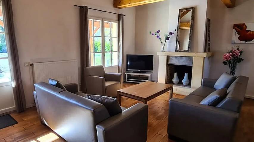 Location de vacances pour 6 personnes, avec jardin et piscine à Lanzac - 2