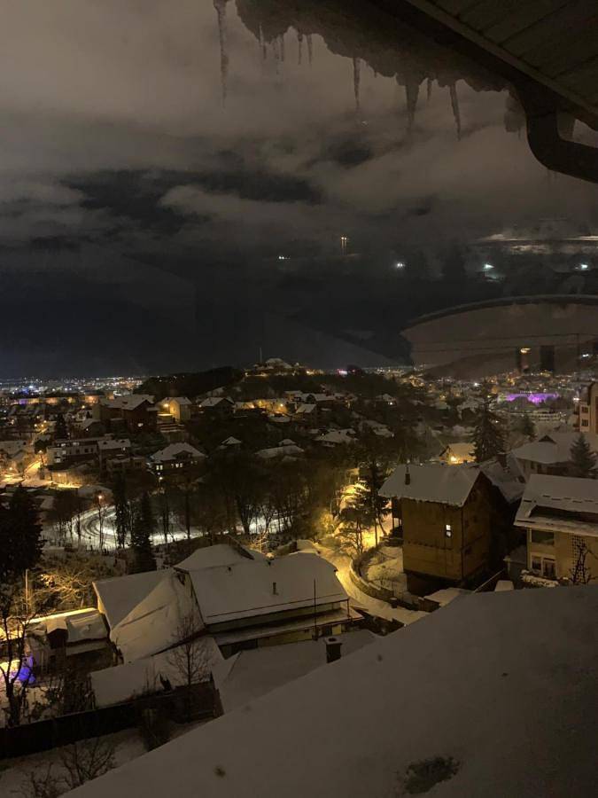 Maison d’hôte pour 2 personnes, avec terrasse ainsi que jardin et vue à Brașov - 4