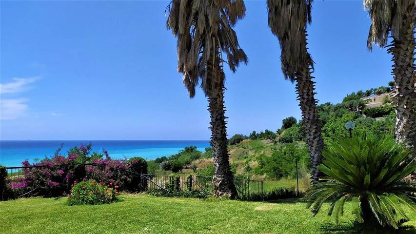 Location de vacances pour 6 personnes, avec Terrasse ainsi que Jardin et Vue à Paola