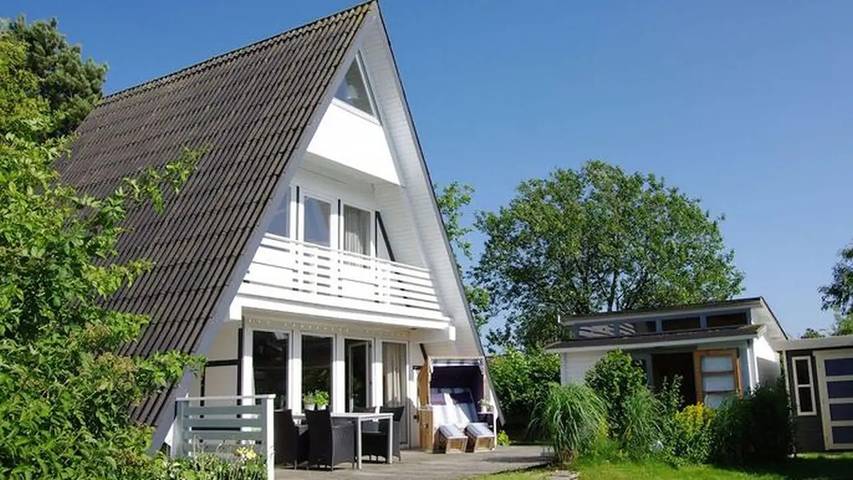 Ferienhaus für 4 Personen, mit Balkon und Terrasse sowie Garten und Sauna