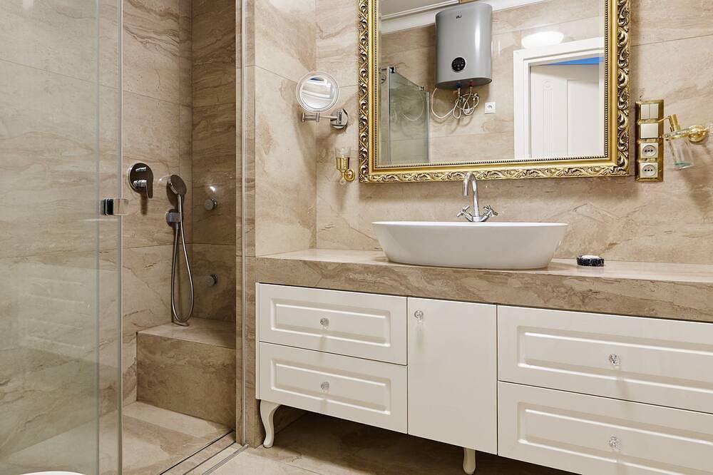 Ganze Wohnung, Luxury Apartment with Ac in charming Częstochowa near Jasna Gora in Śródmieście, Częstochowa