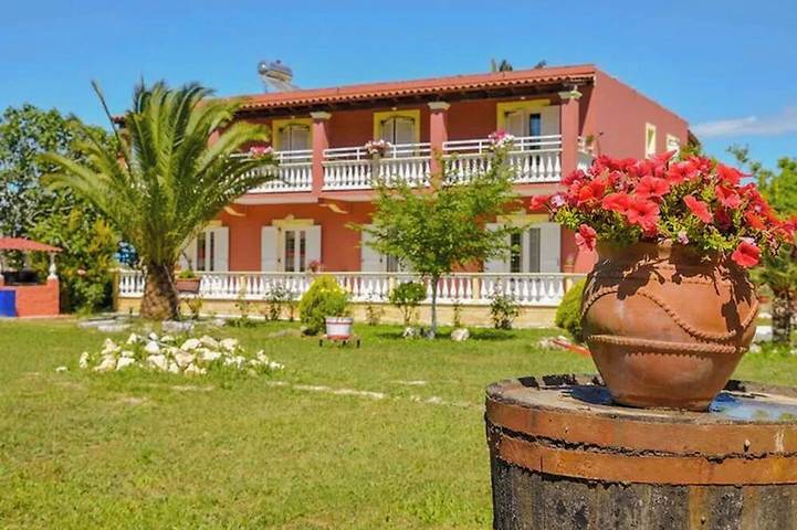 Apartment for 5 people, with garden and balcony in Sidari