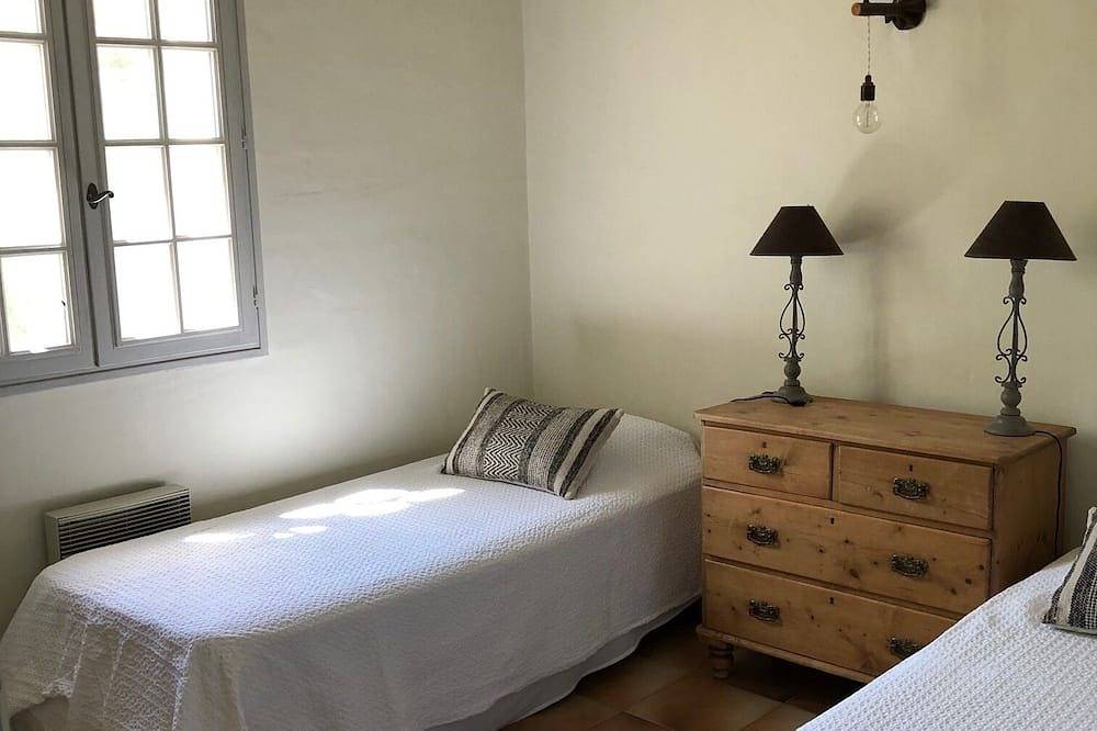 Angenehme Villa mit Garten und privatem Swimmingpool in Apt, Regionaler Naturpark Luberon