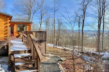 Log Cabin for 4 Guests in Canaan Valley, Tucker County, Picture 4