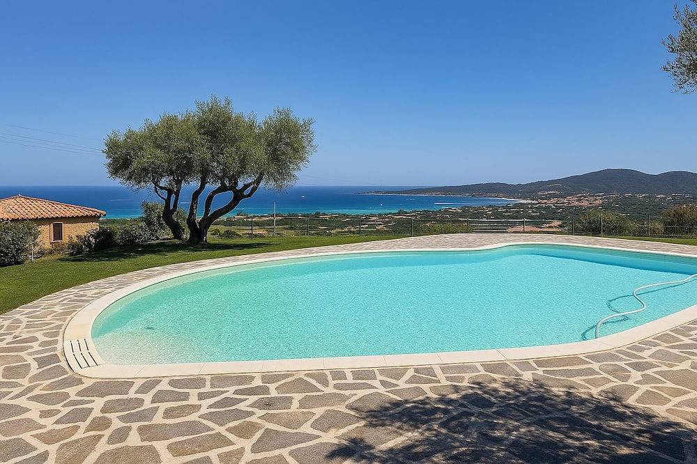 Spektakuläres Haus mit Meer- und Bergblick & Pool – perfekte Lage zum Entspannen in Lu Fraili di Sopra, San Teodoro