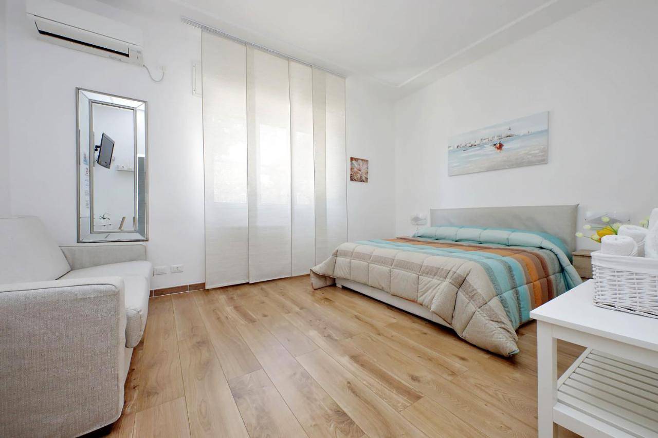Double Room with Private Bathroom in Fiumicino, Provincia di Roma