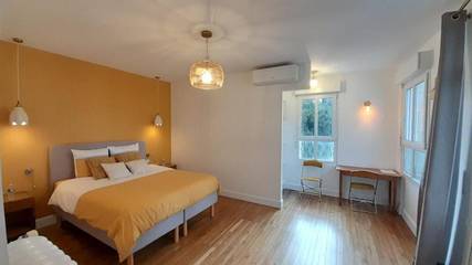 Maison d’hôte pour 5 personnes, avec piscine ainsi que balcon et jardin à Villers-les-Ormes