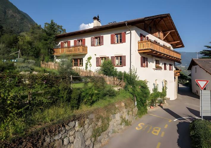 Appartamento intero, Appartamento 'Unterdornerhof Typ C' con vista sulle montagne, terrazza privata e Wi-Fi in Lagundo, Gruppo Tessa