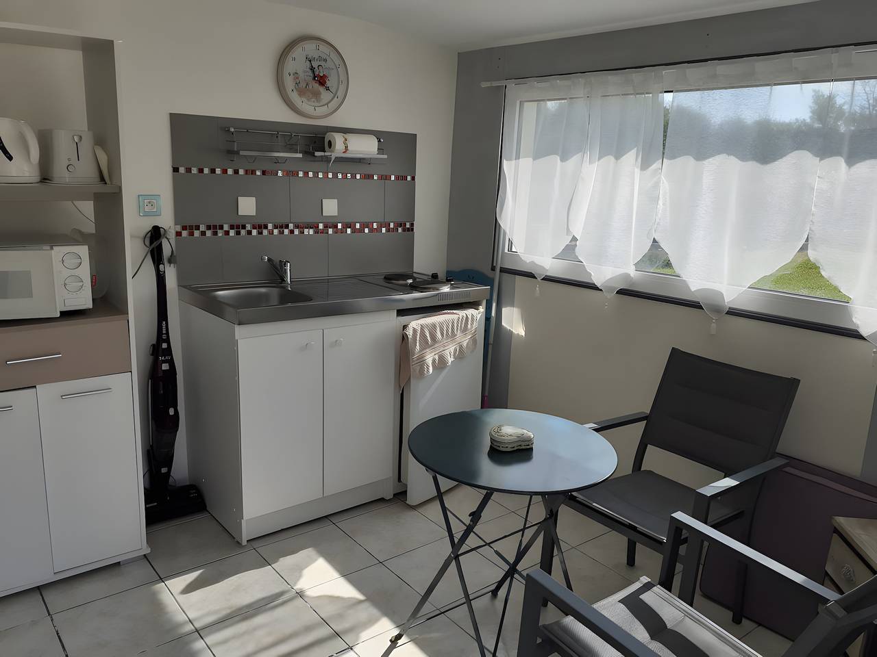 Chambre d’hôtes « Chambre du Jardin » avec terrasse privée, jardin et Wi-Fi in Saint-Aulaye, Périgord Vert