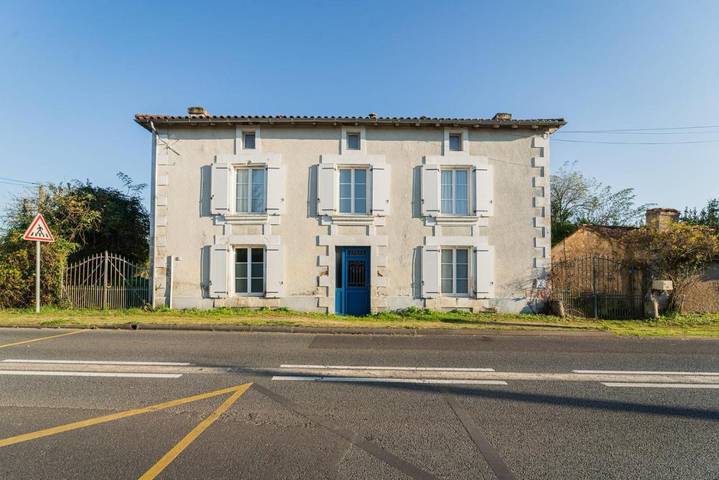 Gîte pour 11 personnes, avec jardin et terrasse à Montamisé - 3