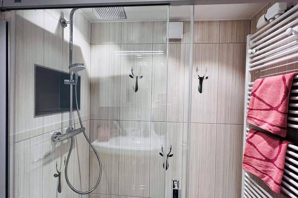 Ganze Wohnung, Alpenjuwel mit Pool und Sauna in Scheidegg, Bayerisch Schwaben