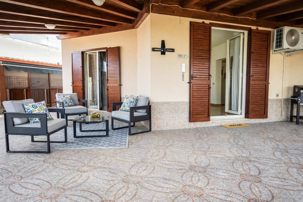 Sicily Mistral Marinello Villa fronte mare con accesso diretto in Patti, Province de Messina