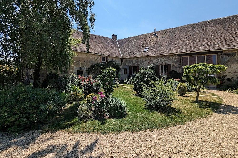 Charmant gîte jardin fleuri - 7 pers. in Courtemaux, Région de Montargis