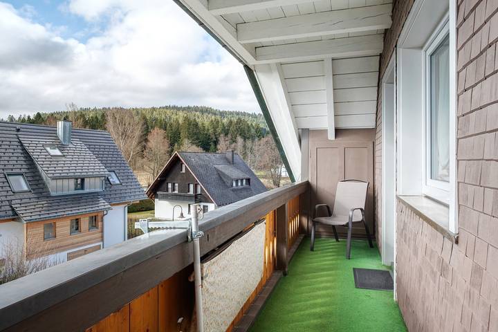 Geheel appartement, Appartement '5' met uitzicht op de bergen, gedeelde tuin en Wi-Fi in Hinterzarten, Zuidelijk Zwarte Woud