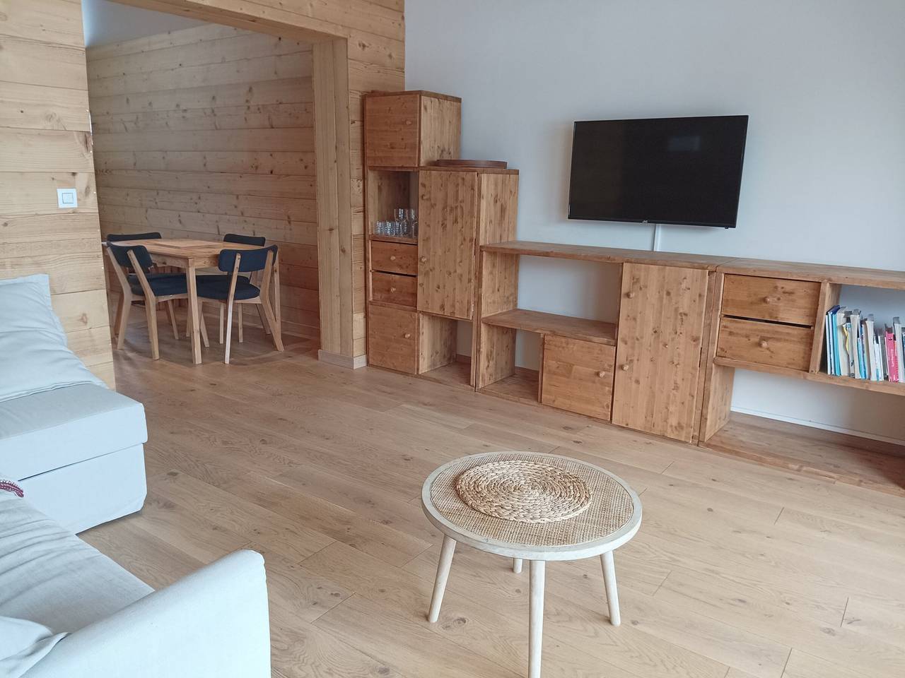 Appartement entier, Appartement rénové au cœur du Vercors à Autrans, jusqu'à 5 pers, terrasse ensoleillée in Autrans-Méaudre-en-Vercors, Parc naturel régional du Vercors