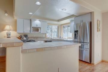 Vacation Home for 6 Guests in Sunriver, Oregon, Picture 2