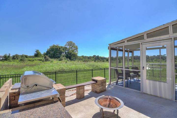 Vacation rental for 11 people, with pool in Murfreesboro