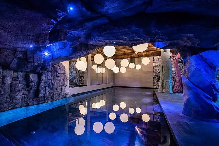 Chalet pour 8 personnes, avec balcon ainsi que sauna et piscine, animaux acceptés à Val-d'Isère - 3