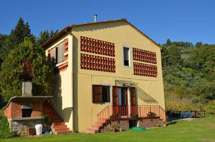 Agriturismo per 5 persone, con piscina, con animali domestici in Capannori