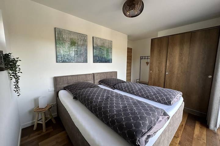 Luxus-Ferienhaus für 6 Personen, mit Balkon und Sauna sowie Garten