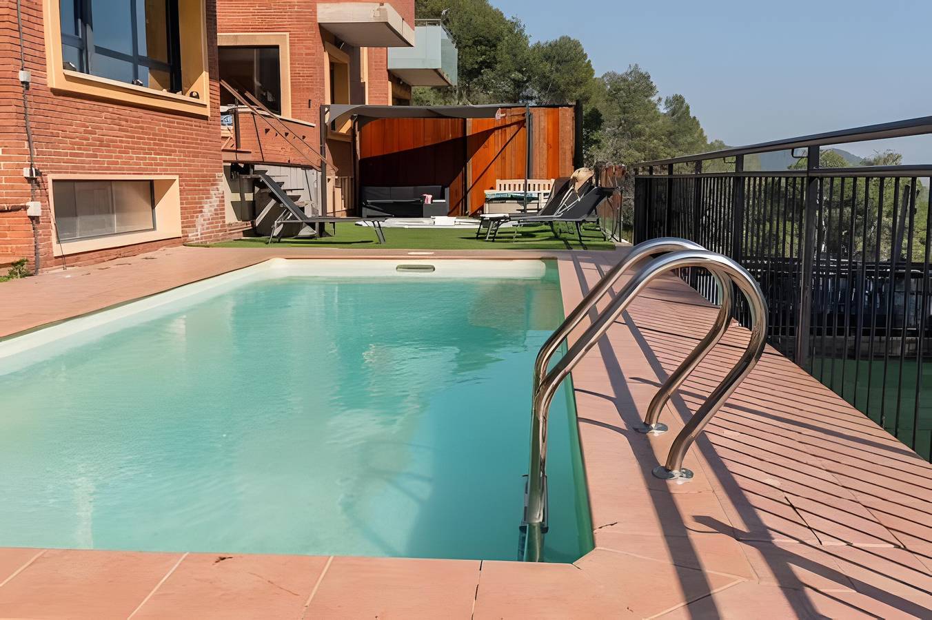 Villa 'Camarassa' avec vue sur la mer, Wi-Fi et climatisation in Cervelló, Barcelone l'intérieur des terres