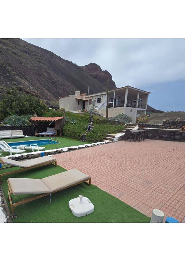 Chalet para 8 personas, con jardín además de vistas y piscina en El Hierro - 2