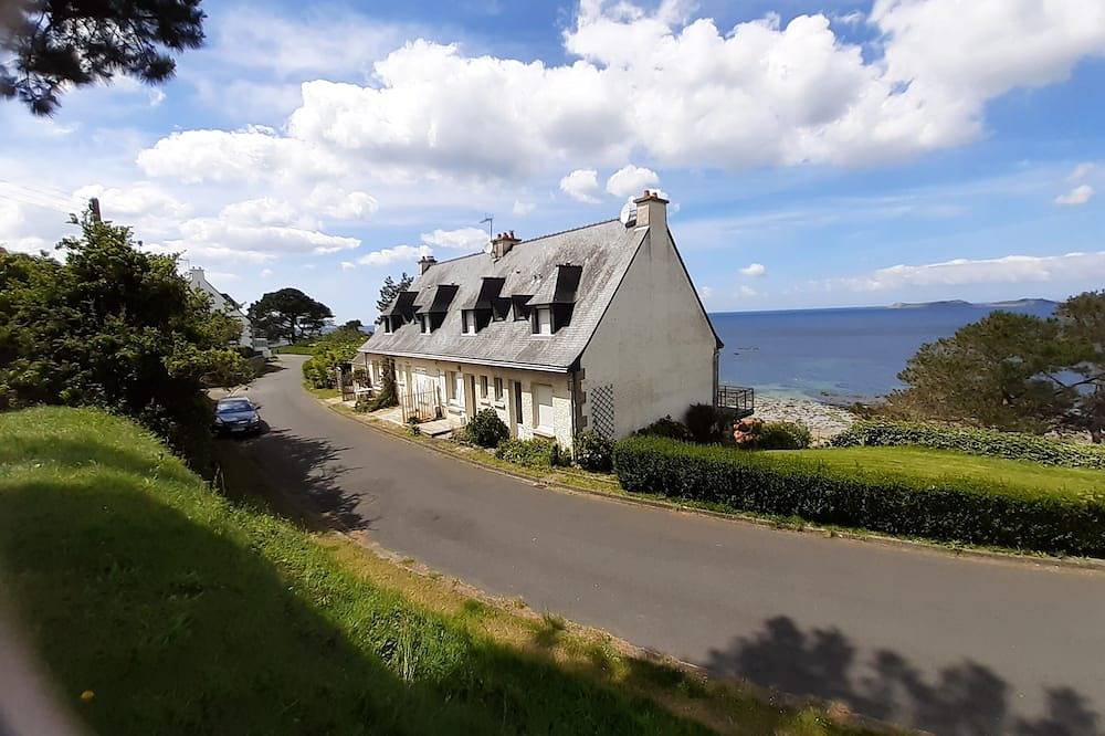 Ganze Wohnung, Sonniges Ferienhaus mit atemberaubendem Meerblick für 2 Personen in Trédrez-Locquémeau, Ceinture Dorée