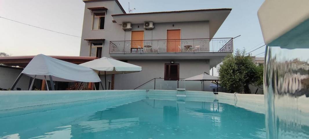 Bed and breakfast per 4 persone, con giardino e piscina nonché idromassaggio - 1