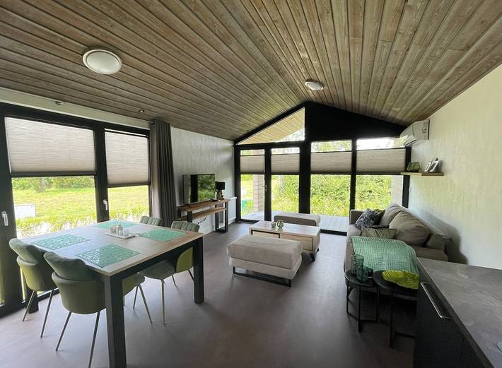 Vakantiepark voor 4 personen, with zwembad and tuin as well as kinderzwembad and sauna in Zeeland
