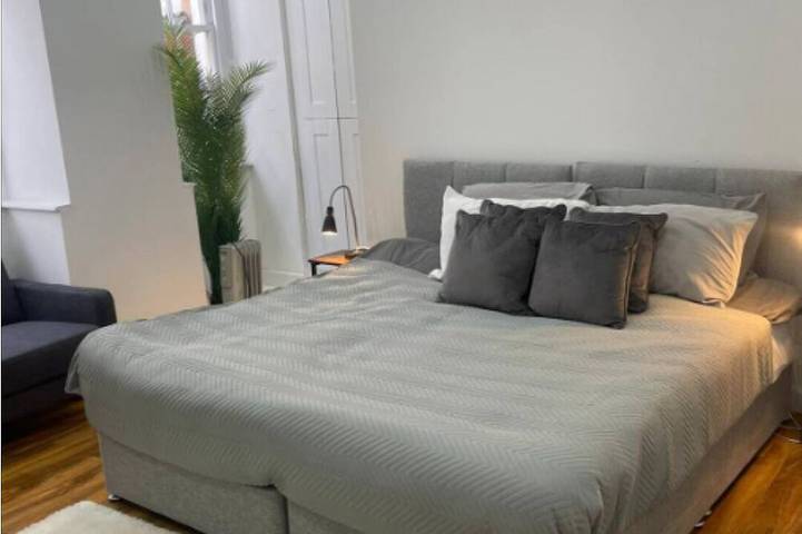 Ganze Wohnung, Contemporary Central Basement Private Apartment in Covent Garden, London