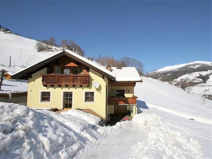 Ferienhaus für 19 Personen, mit Balkon und Whirlpool sowie Terrasse und Garten in Rennweg am Katschberg