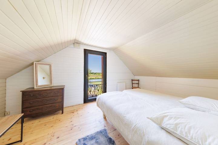 Les Scorios - Maison pour 10 avec beau jardin in Picherande, Parc naturel régional des Volcans d'Auvergne