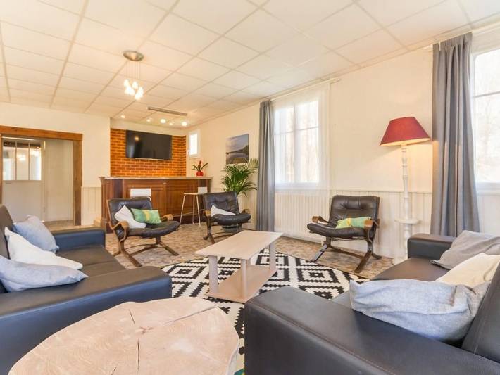 Casa de campo junto al lago con jardín y terrazas, cerca Gr13, aparcamiento garaje, 5 hab., 5 baños in Moux-en-Morvan, Lago de Settons