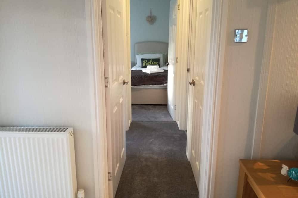 Lakeside 15 – Stunning Lodge on White Cross Bay, Lake Windermere (No Pets) in White Cross Bay, Lake District