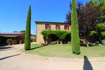 Villa für 10 Personen, mit Pool und Terrasse sowie Garten in der Toskana