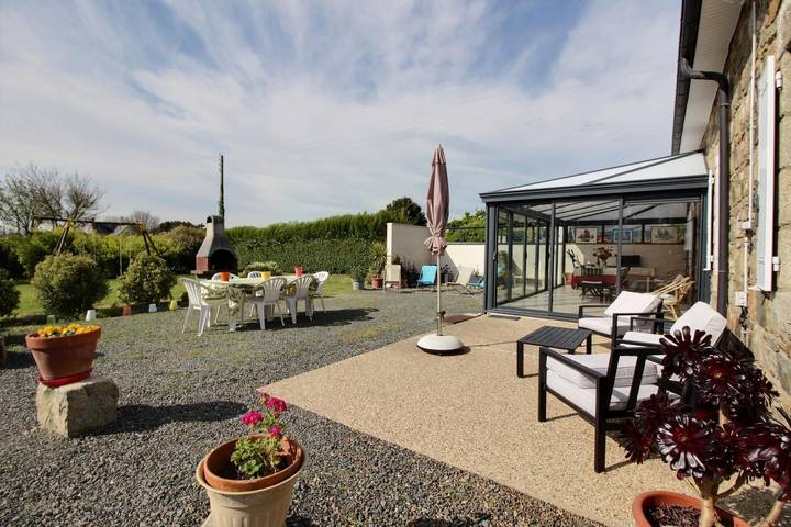 Gîte pour 6 personnes, avec terrasse et jardin à Plougrescant - 4