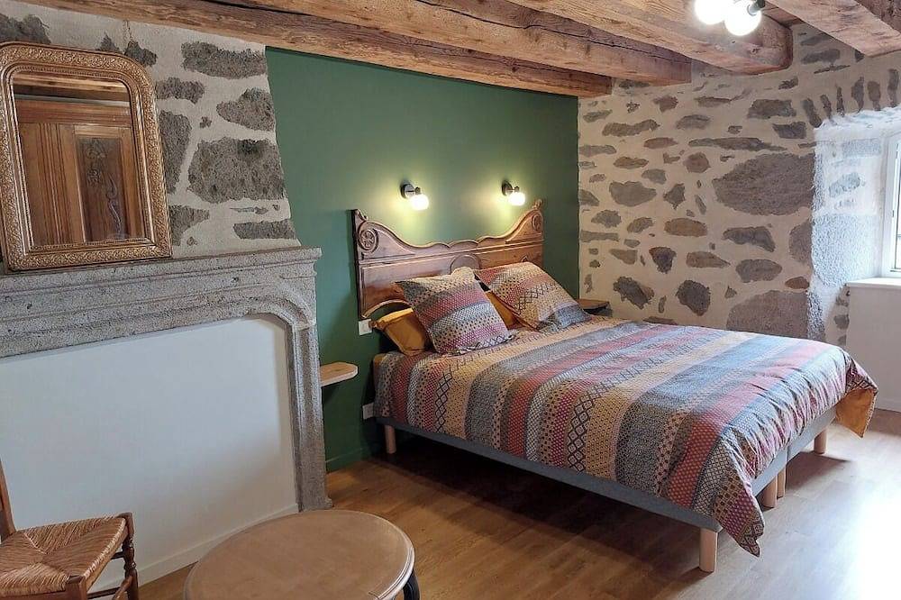 Les Bouscatels - Gîte pr 8 pers au calme - grands espaces (Cantal - Auvergne) in Valuéjols, Parc naturel régional des Volcans d'Auvergne