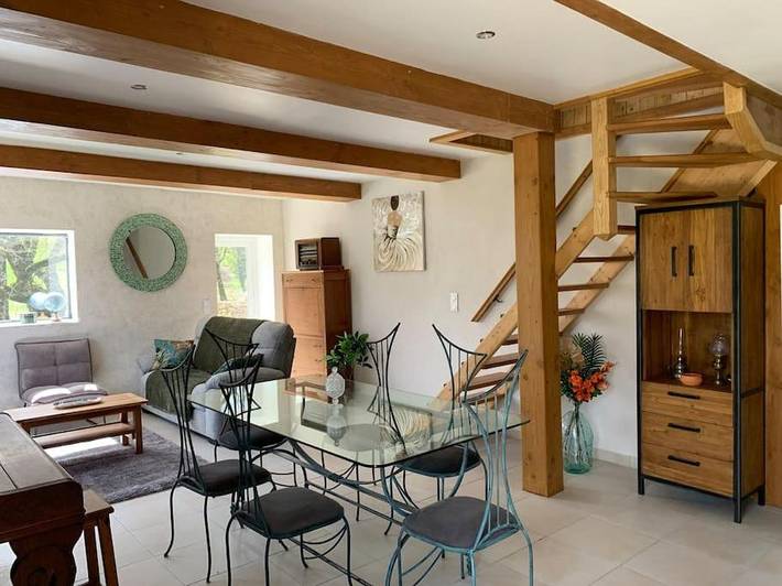 Location de vacances pour 6 personnes, avec jardin et vue dans Les Rives