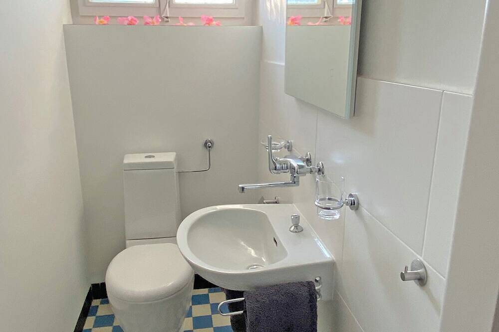 Ganze Wohnung, Charmante Wohnung im Parterre eines Zweifamilienhauses in Cugnasco-Gerra, Tessiner Alpen