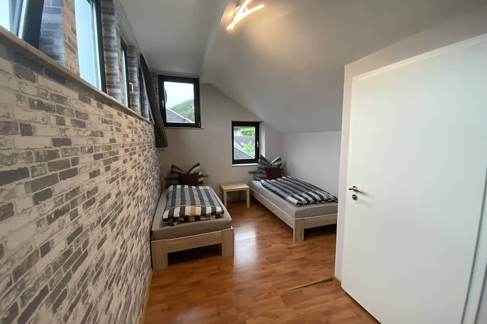 Ganze Wohnung, Familienfreundlich , gemütlich und viel Platz mit Balkon hoch über Bödefeld in Schmallenberg, Hochsauerlandkreis