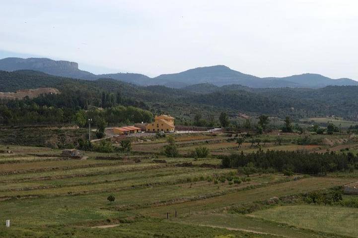 Casa de huéspuedes para 4 personas, con piscina además de vistas y jardín, Se admiten mascotas en Gúdar-Javalambre - 2