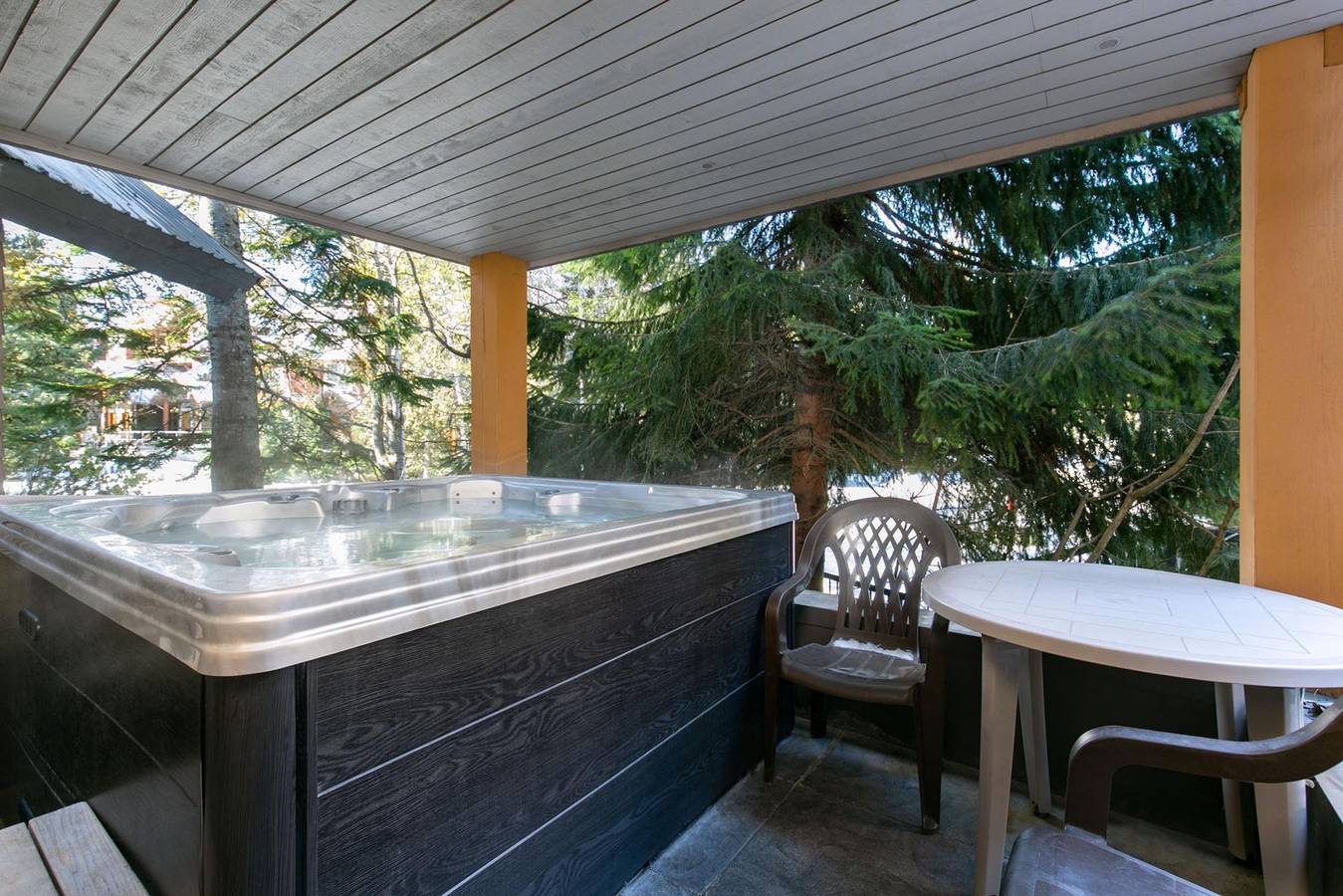 Geheel appartement, 2Br Townhome with private hot tub and pool. Gr 69 in Whistler, Whistler Blackcomb